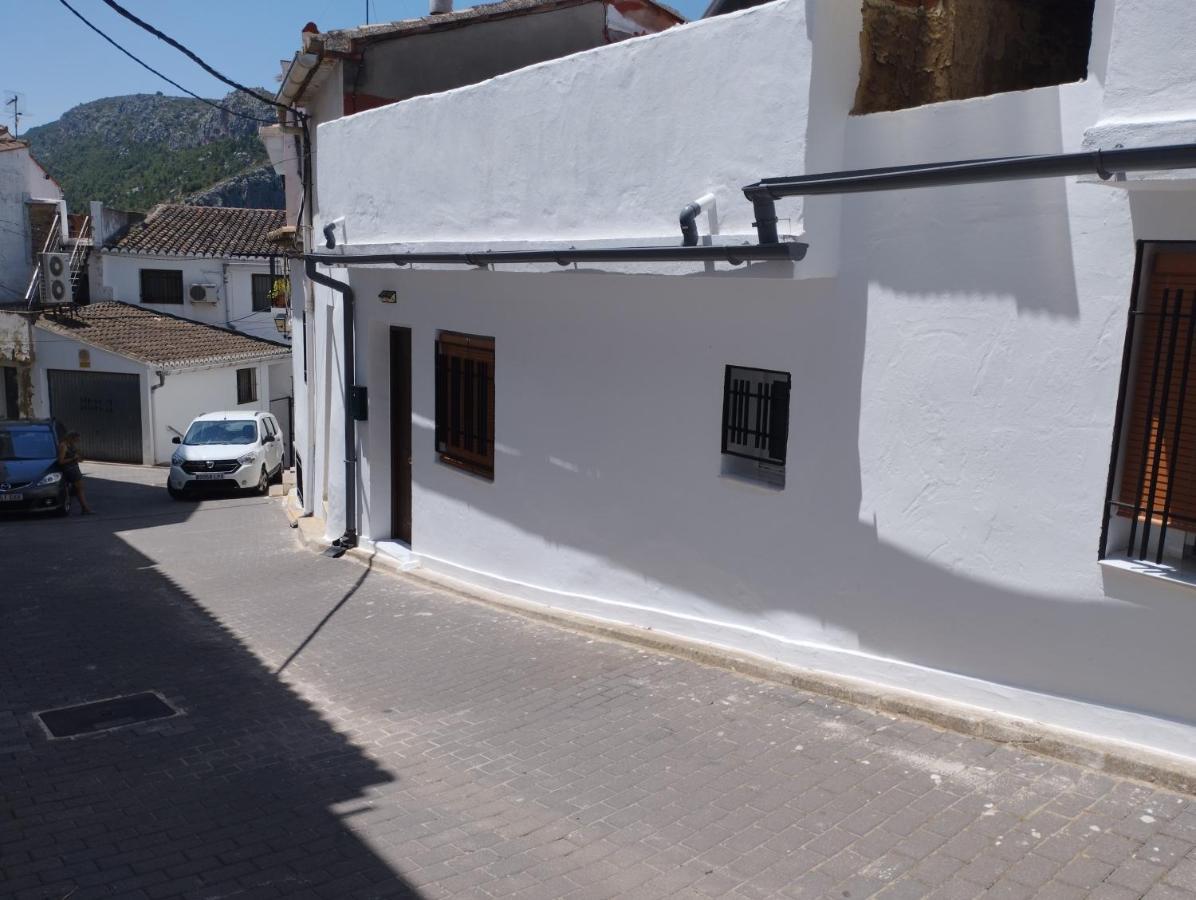 Ferienwohnung Muy Centrico La Plaza Chulilla Exterior foto
